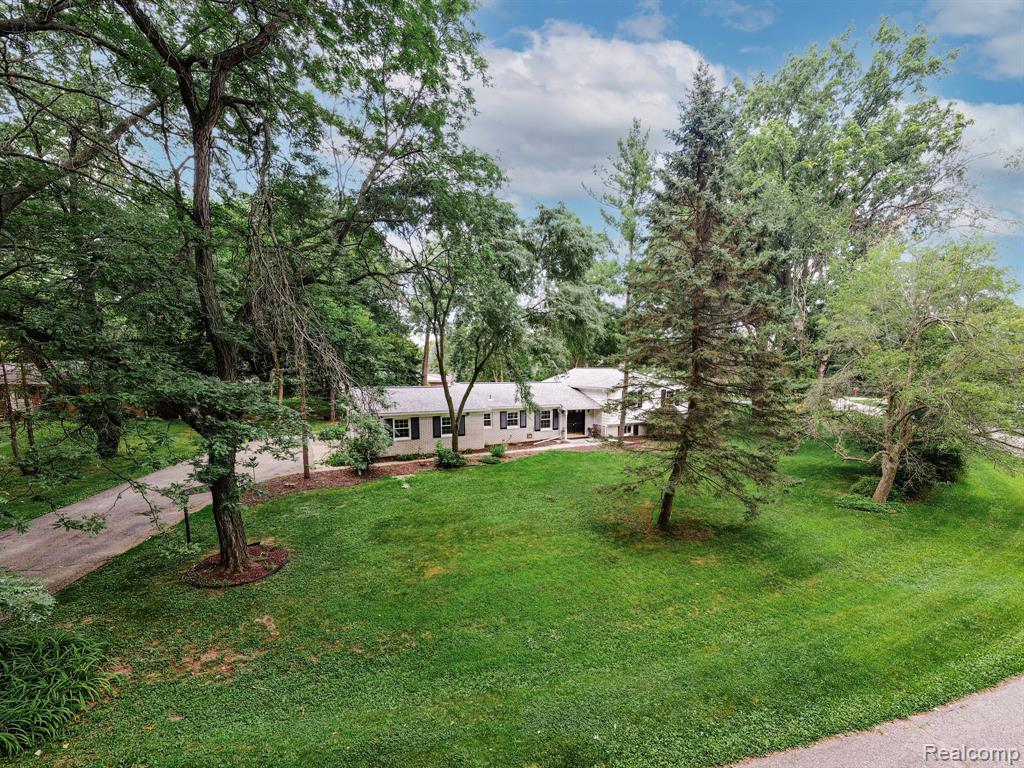5753 Thorny Ash Road, Rochester, MI 48306 — Photo 40