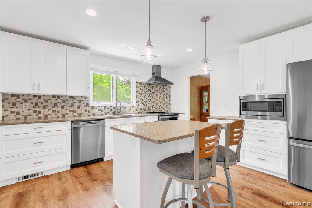 836 BOUTELL Drive, Grand Blanc, MI 48439 — Photo 19
