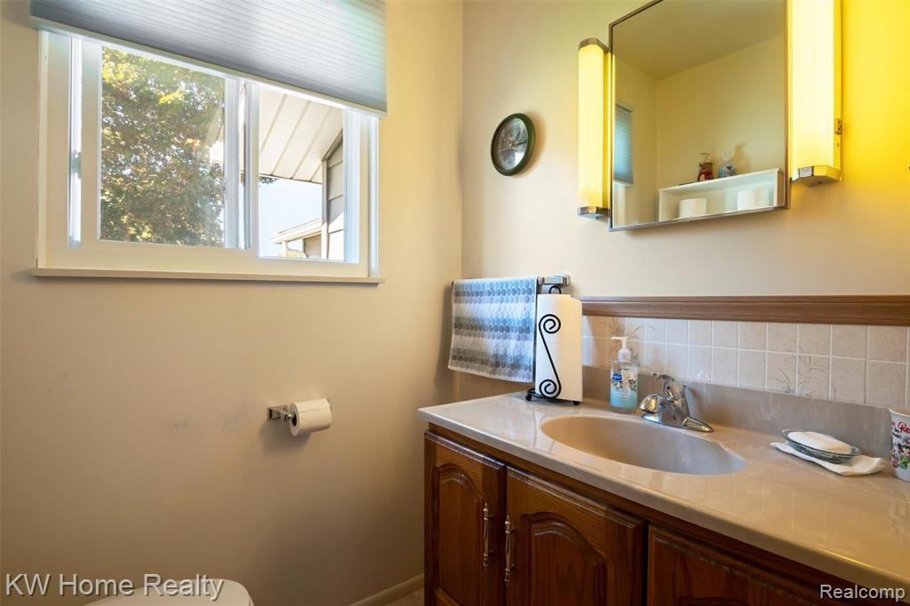 5334 Dunster Road, Grand Blanc, MI 48439 — Photo 28