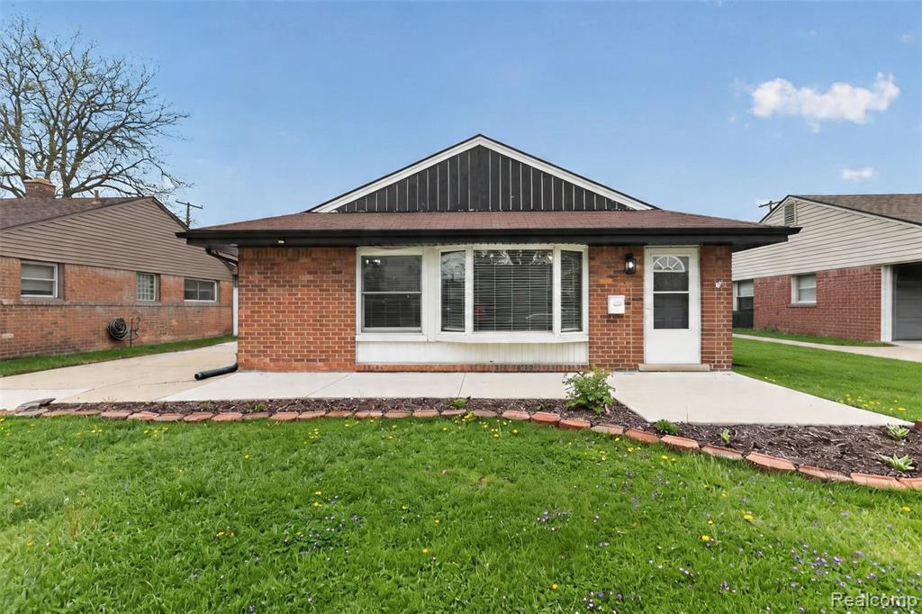 18570 Matthews Street, Riverview, MI 48193 — front exterior