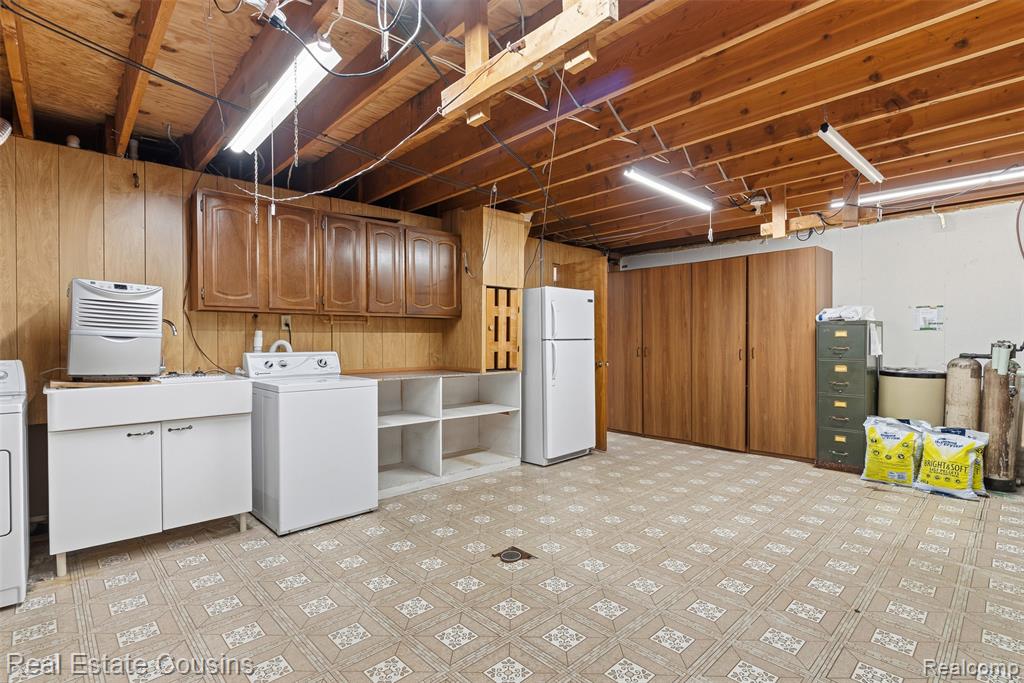 8028 Ore Knob Drive, Fenton, MI 48430 — Photo 34