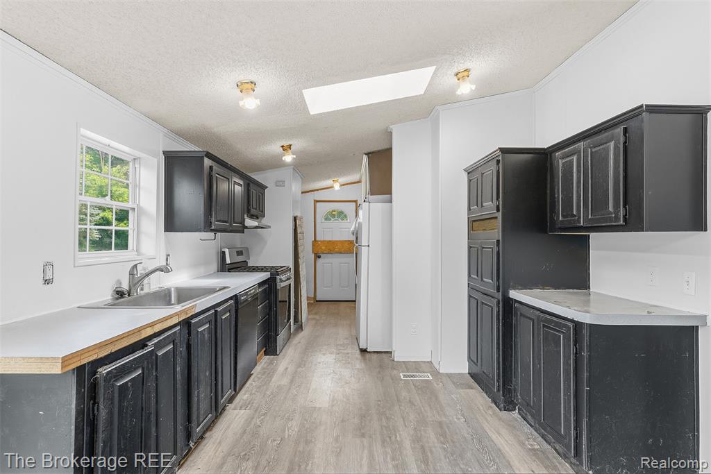 6829 West Street, North Branch, MI 48461 — Photo 24