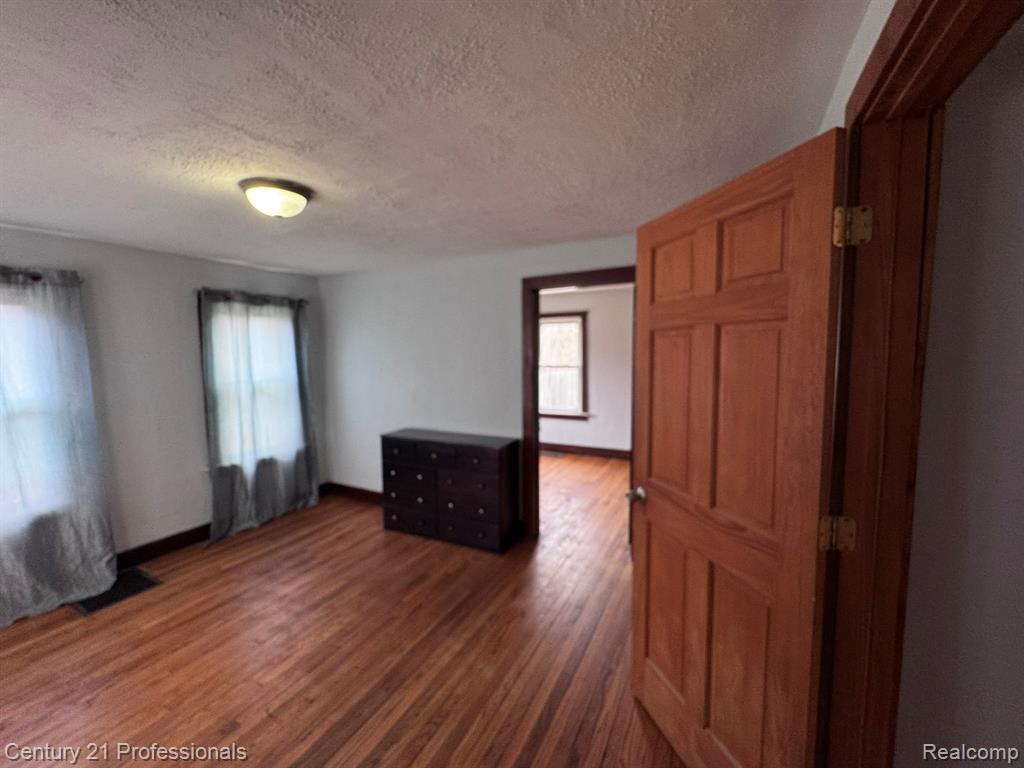 2021 W Rose Center Road, Holly, MI 48442 — Photo 23