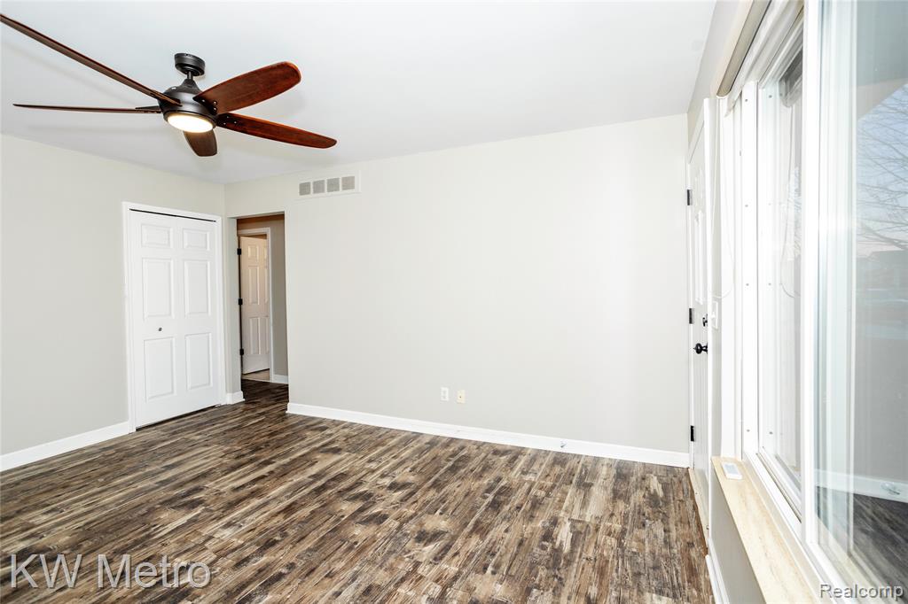 47420 Brent Court, Chesterfield, MI 48047 — Photo 4