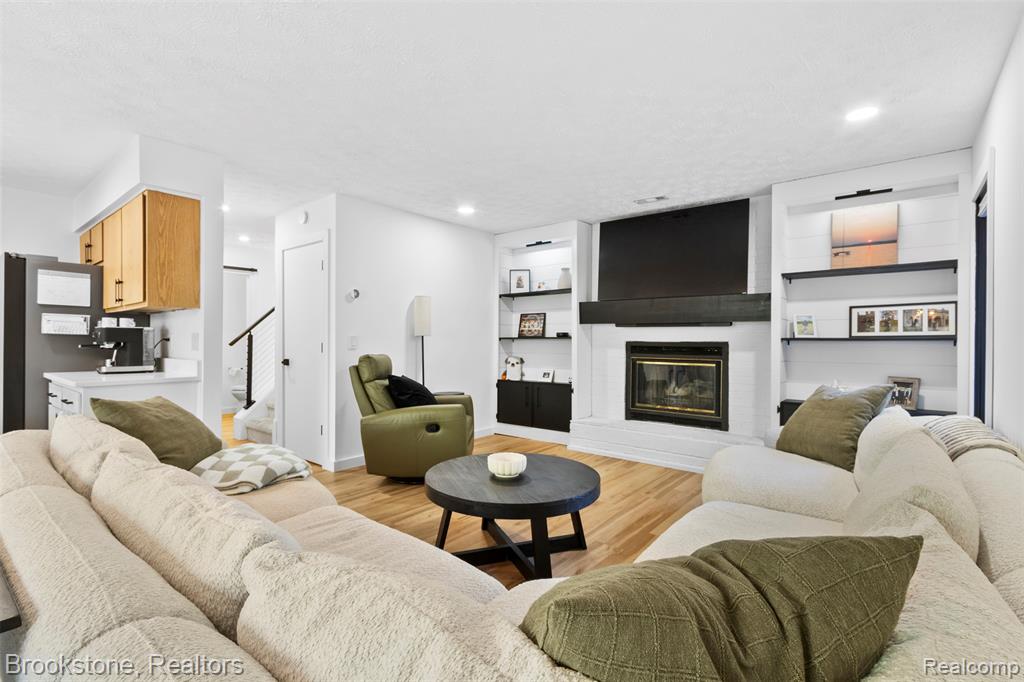 468 Woodstone Road, Waterford, MI 48327 — Photo 5
