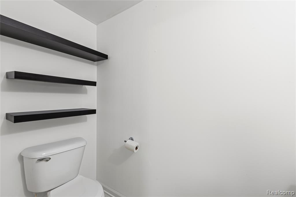 460 Old Pine Way, Walled Lake, MI 48390 — Photo 16