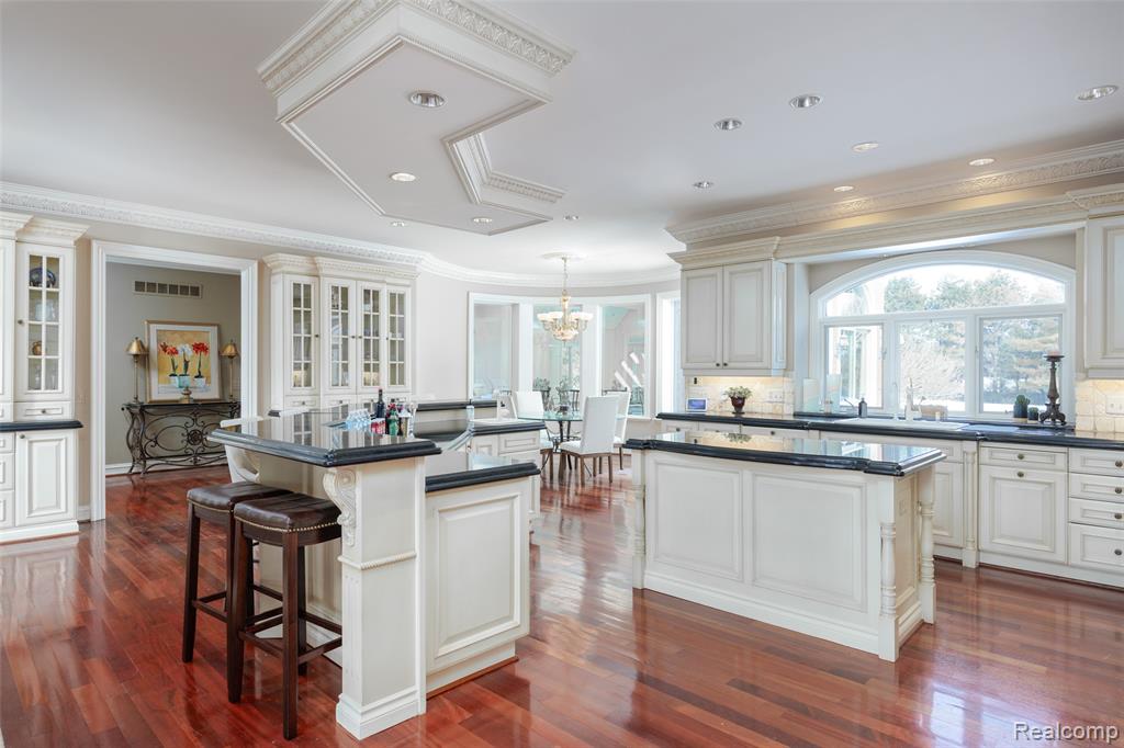 5165 Abbey Road, Rochester, MI, 48306