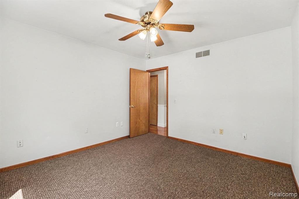 4660 Woodhull Drive, Clarkston, MI — Photo 12