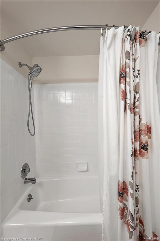 1071 Woodbridge Lane, Rochester, MI 48306 — Photo 48