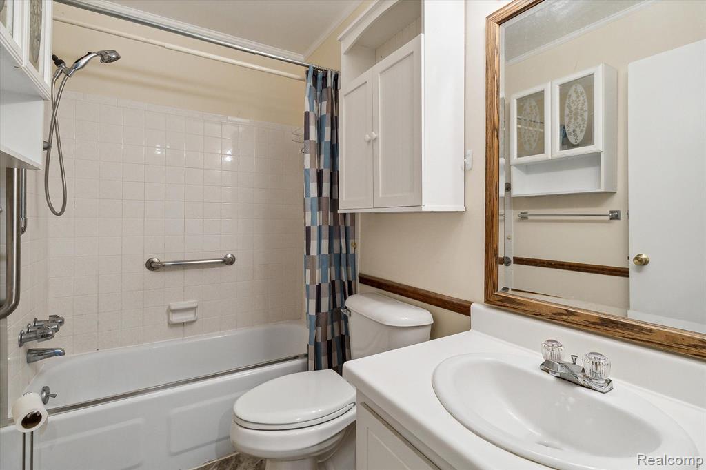 39809 VILLAGE WOOD Lane, Novi, MI — Photo 18