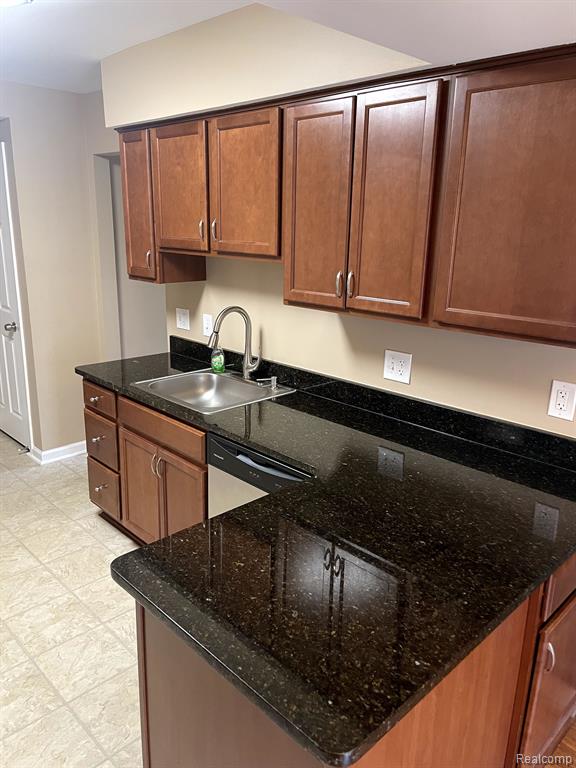 41507 BEDFORD Drive, Canton, MI 48187 — Photo 4