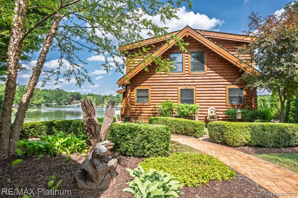 2757 S Hacker Road, Brighton, MI 48114 — Photo 9