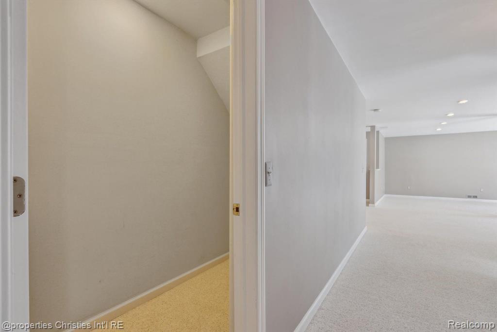 40611 PAISLEY Circle, Novi, MI 48377 — Photo 50