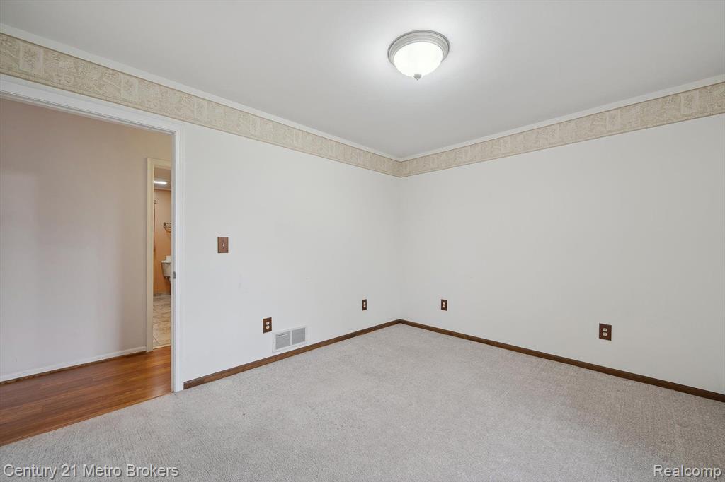 6452 E MAPLE Avenue, Grand Blanc, MI 48439 — Photo 23