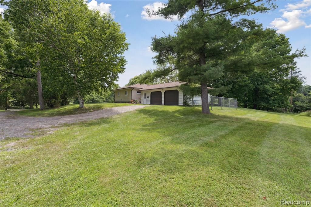7467 McCandlish Road, Grand Blanc, MI 48439 — Photo 34