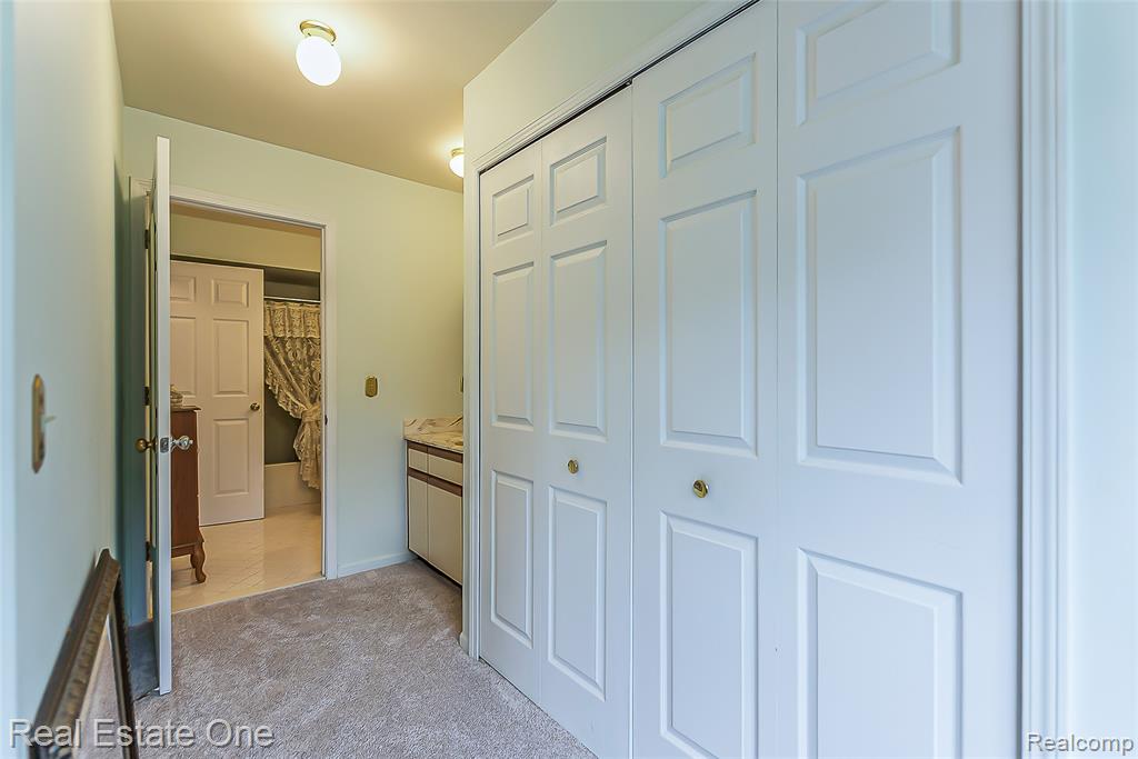 62511 RALEIGH Court, 5, South Lyon, MI 48178 — Photo 20