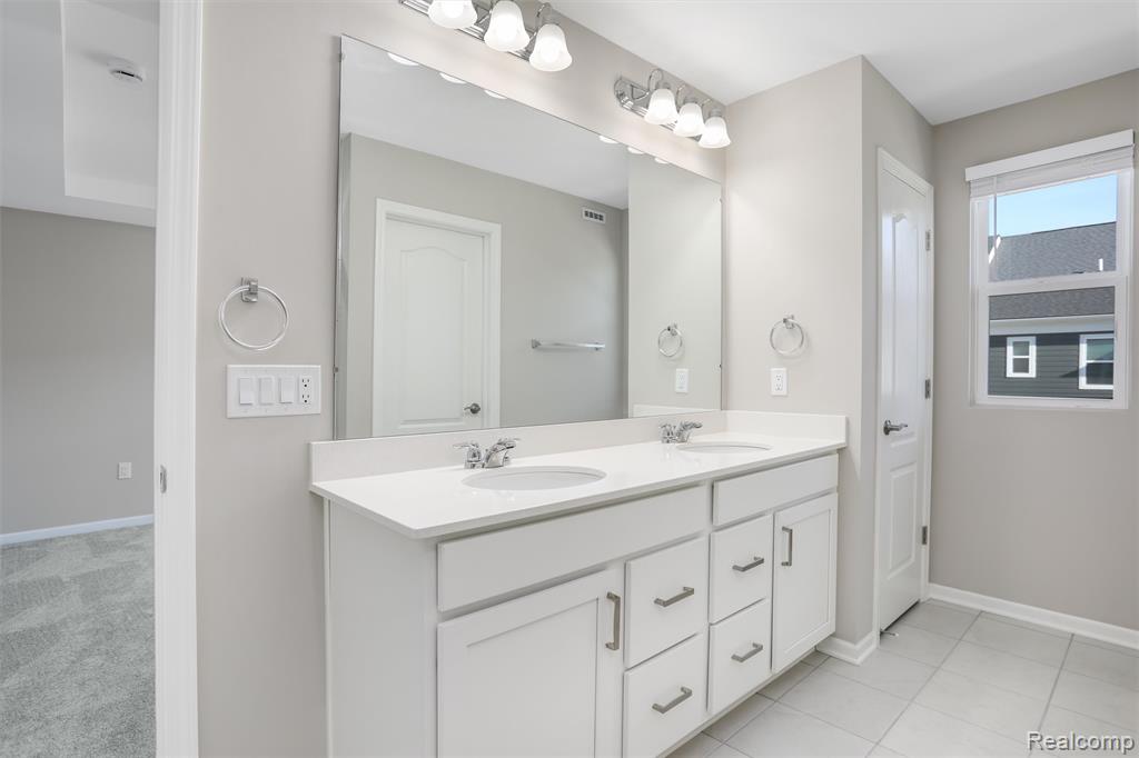 43173 Atwood Ave, Novi, MI — Photo 22