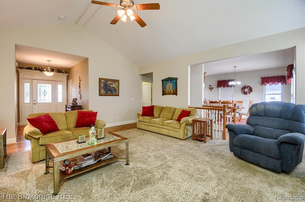 8441 MAPLEVIEW Drive, Davison, MI 48423 — Photo 12