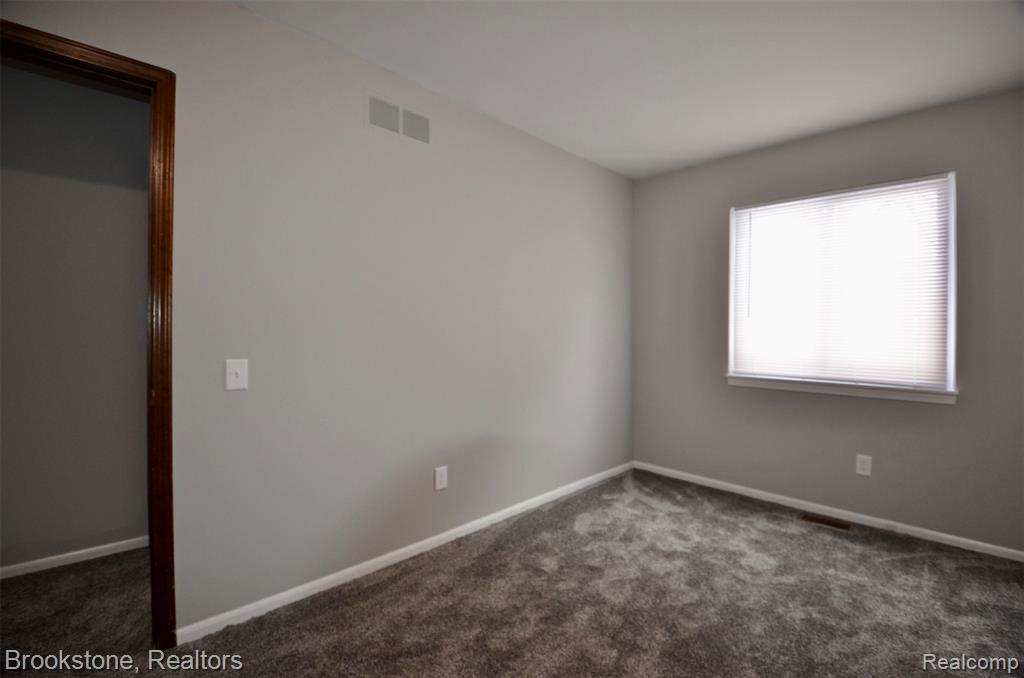 7244 Chapel View Drive, Clarkston, MI — Photo 41