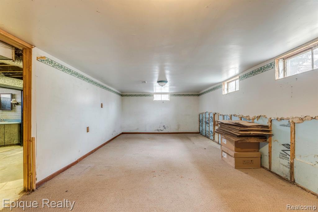 4404 N River Road, Fort Gratiot, MI 48059 — Photo 17