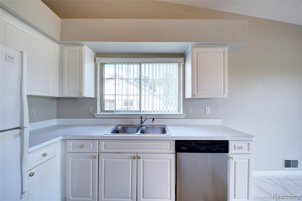 1913 Pebble Creek Drive, Canton, MI 48188 — Photo 13