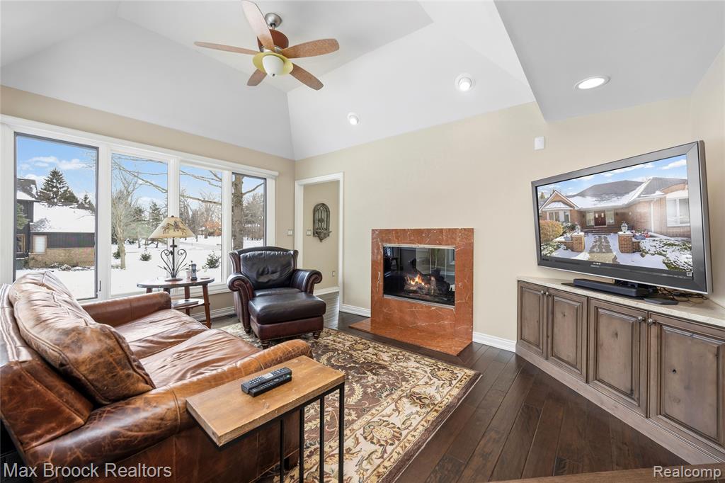5867 BRAVO COURT, Orchard Lake Village, MI 48324 — Photo 29