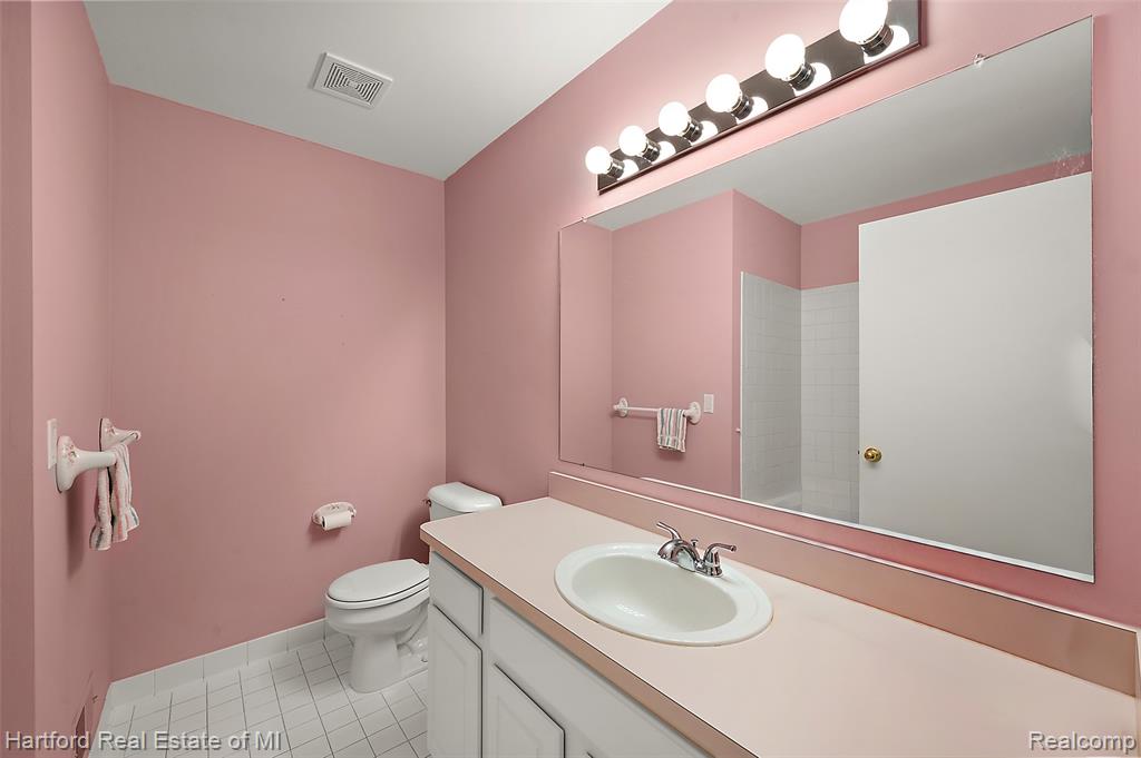 402 Mulberry Drive, Commerce Twp, MI 48390 — Photo 19