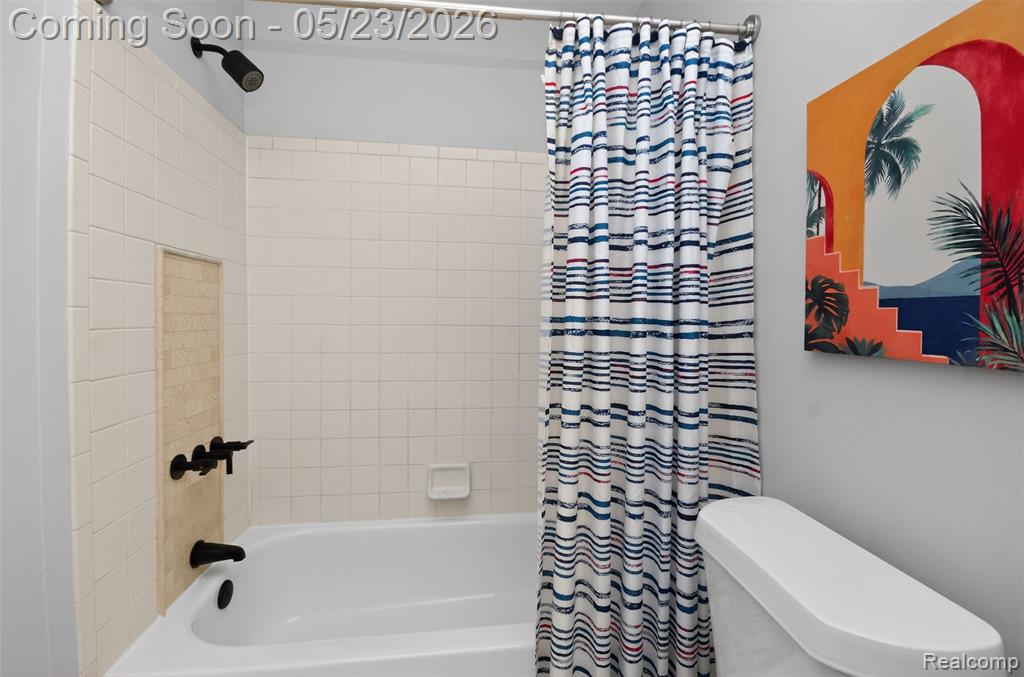 70 Pine Tree Ridge Drive, 2, Waterford, MI 48327 — Photo 20