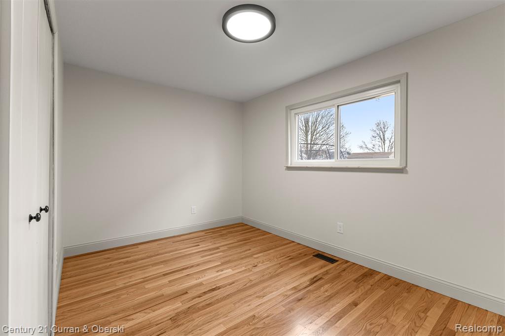 12215 Manor Drive, Southgate, MI 48195 — Photo 16