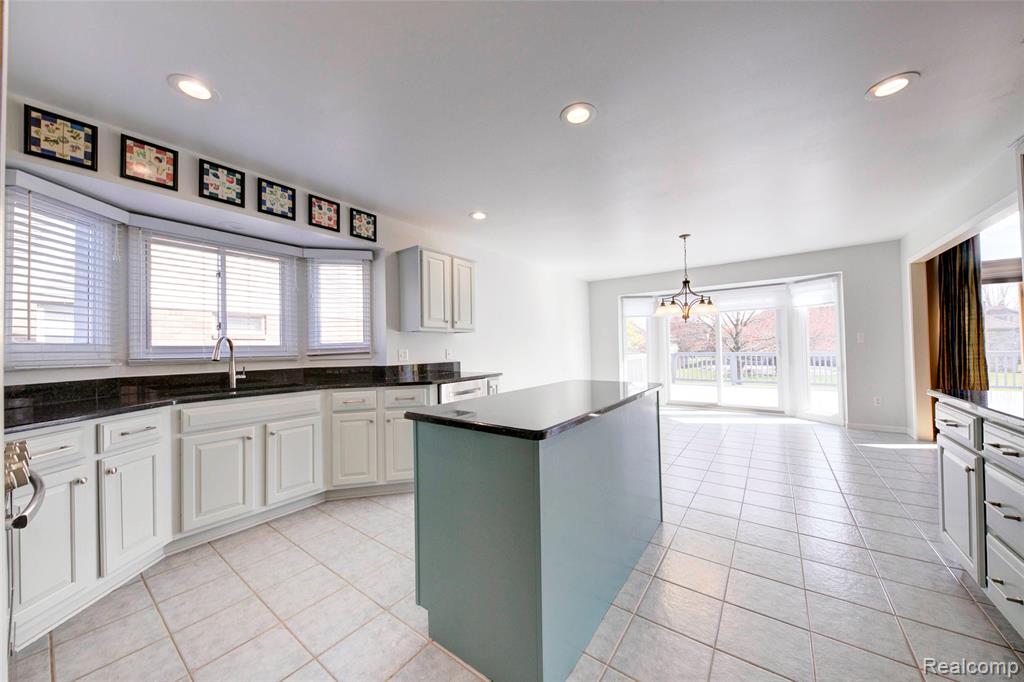 15756 Lamont Drive, Macomb, MI 48042 — Photo 15
