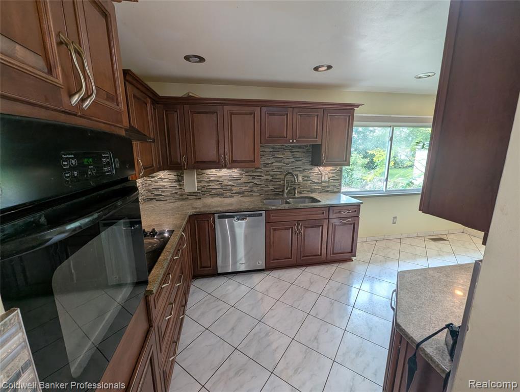 263 N Walnut Street, Mount Clemens, MI 48043 — Photo 9