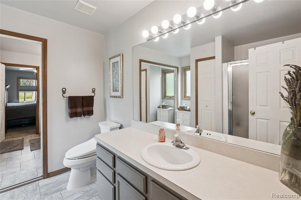 493 Cloverview Lane, Howell, MI 48843 — Photo 25