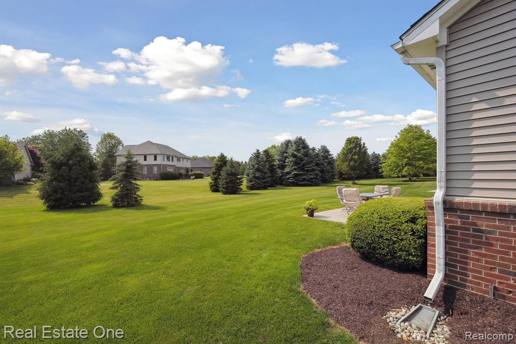 446 Delmar Court, Highland, MI — Photo 46