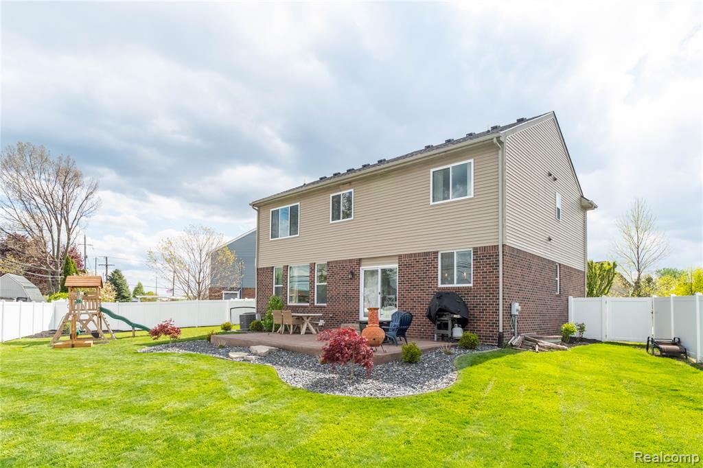 13863 Sherborn Court, Southgate, MI 48195 — Photo 43