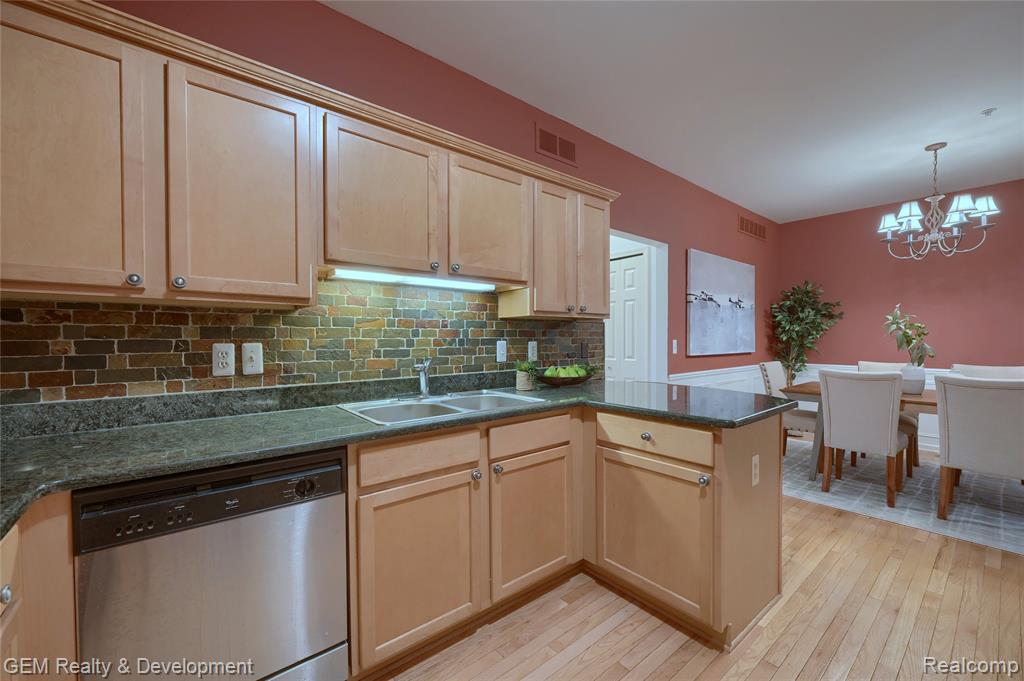 25636 PORTICO Lane, Novi, MI — Photo 8