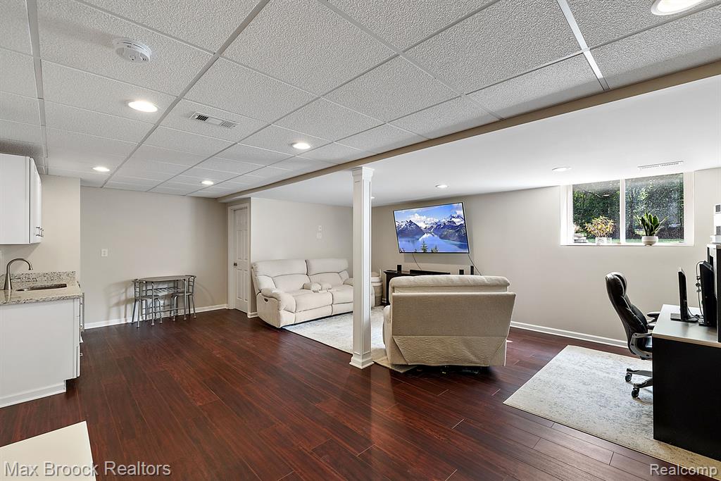 4536 SEDONA Drive, Clarkston, MI 48348 — Photo 32