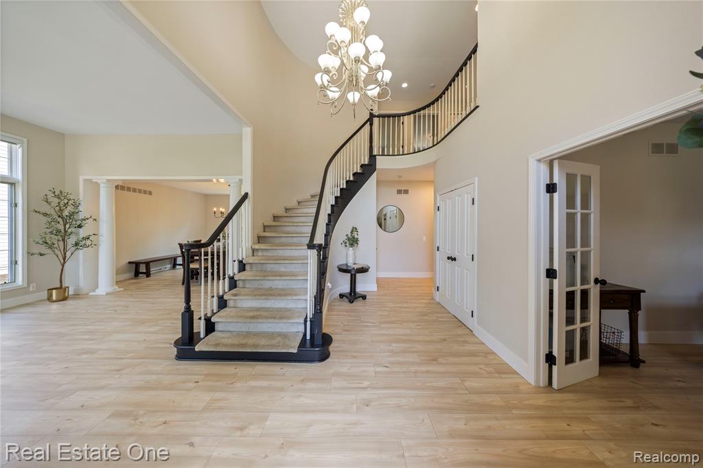 6210 Orchard Woods Drive, West Bloomfield, MI 48324 — Photo 8
