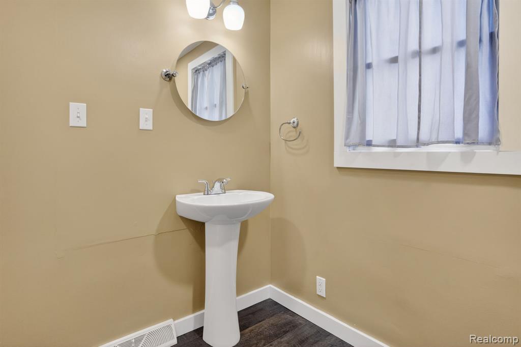 3066 Schaefer Street, Saginaw, MI 48604 — Photo 20