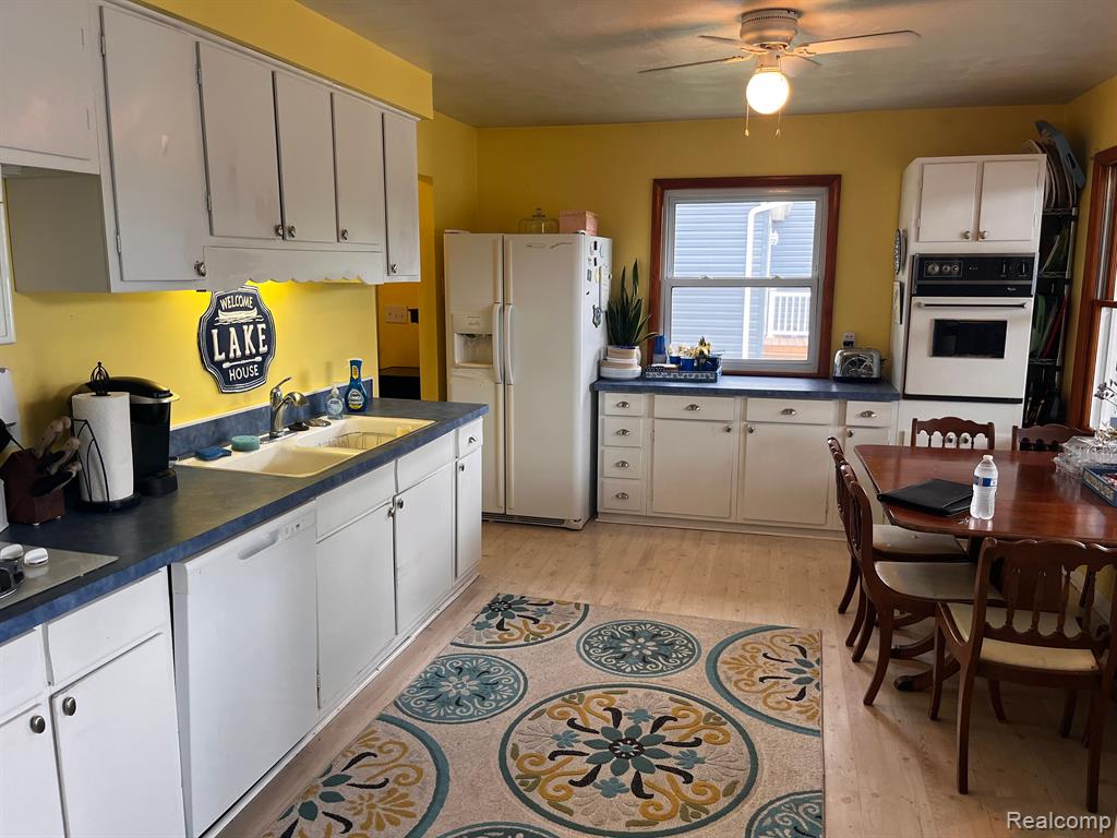 8480 CAROLS Drive, Brighton, MI 48114 — Photo 8