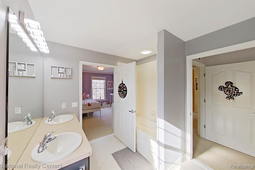 48537 ANTIQUE Road, Canton, MI 48187 — Photo 35