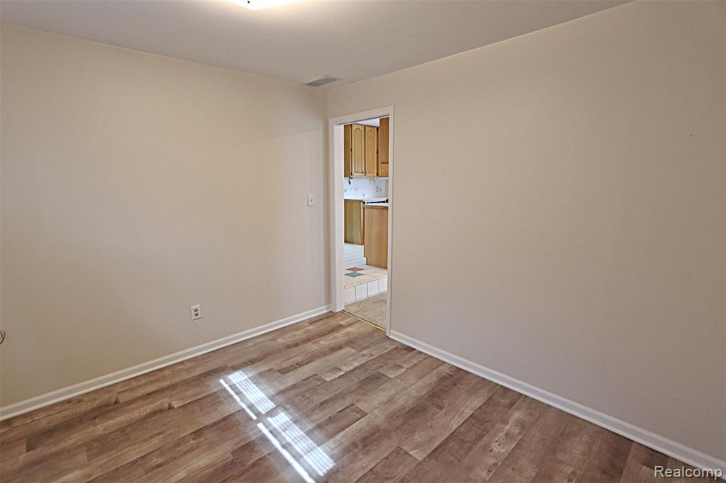 6964 Norborne Avenue, Dearborn Heights, MI 48127 — Photo 18