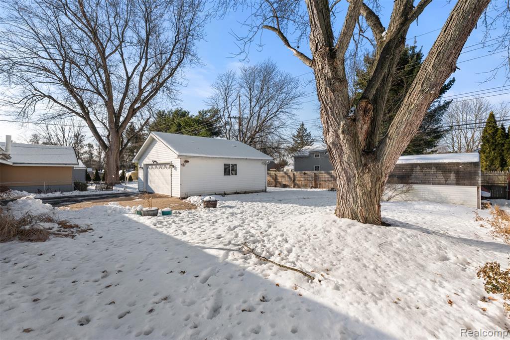 6404 Richalle Street, Brighton, MI 48116 — Photo 28