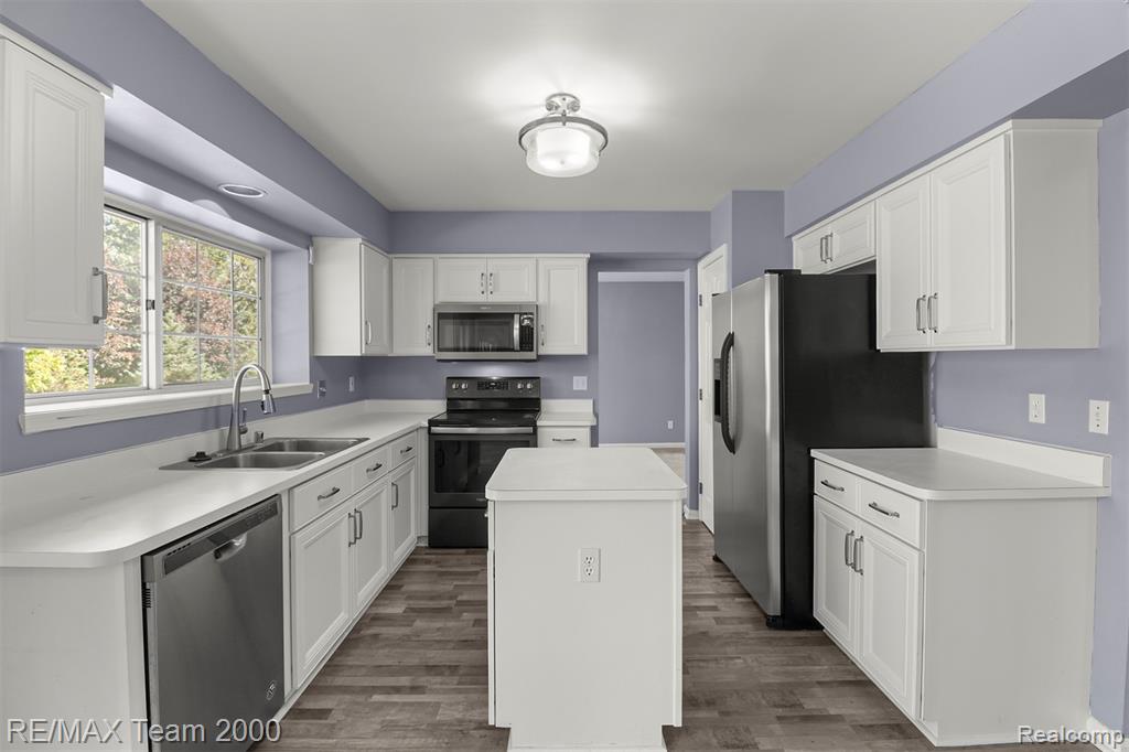 45225 Yorkshire Drive, Novi, MI — Photo 14