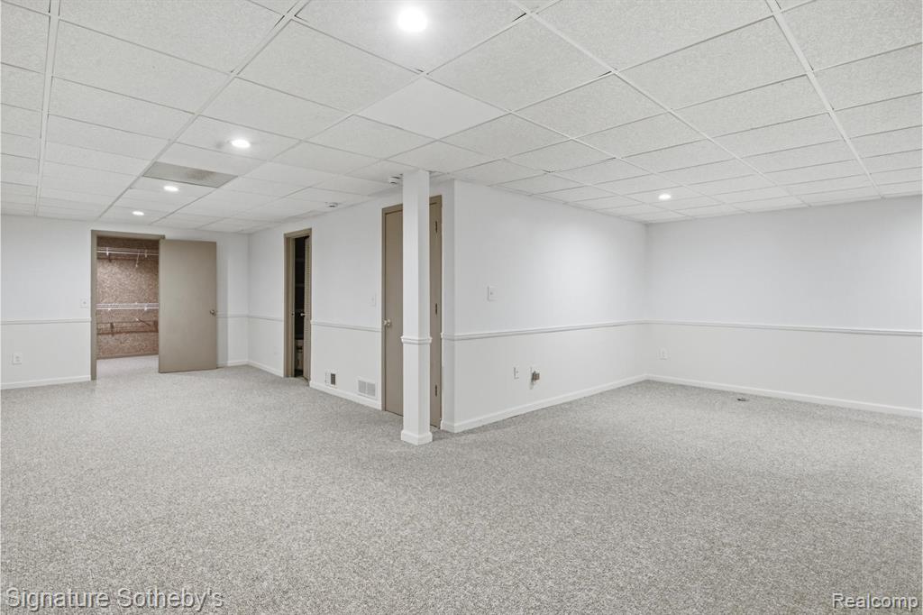 24122 Bingham Pointe Drive, 24, Bingham Farms, MI 48025 — Photo 41