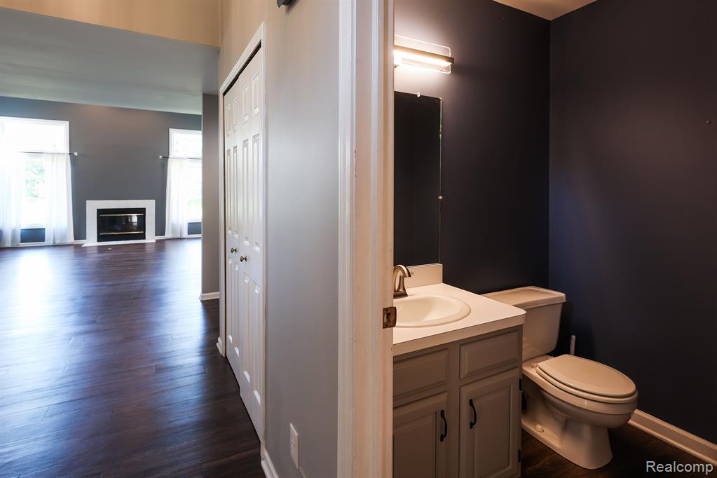 4908 FAIRWAYS Drive, Brighton, MI 48116 — Photo 10