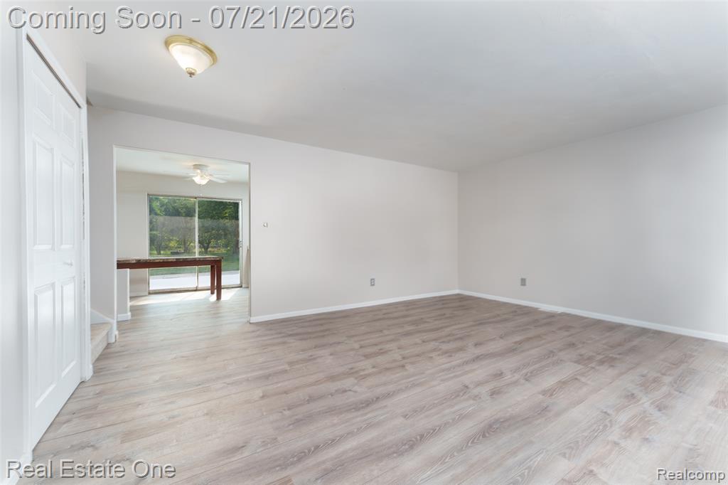 4069 Village Square, Brighton, MI 48114 — Photo 8