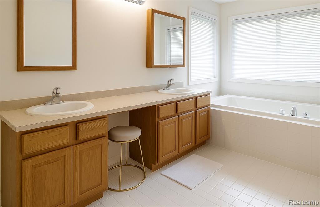 5517 Loch Moor Drive, Clarkston, MI — Photo 11