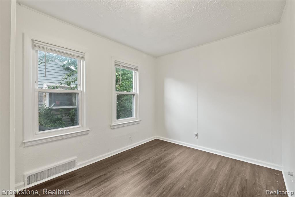 5689 Cornell Street, Dearborn Heights, MI 48125 — Photo 14