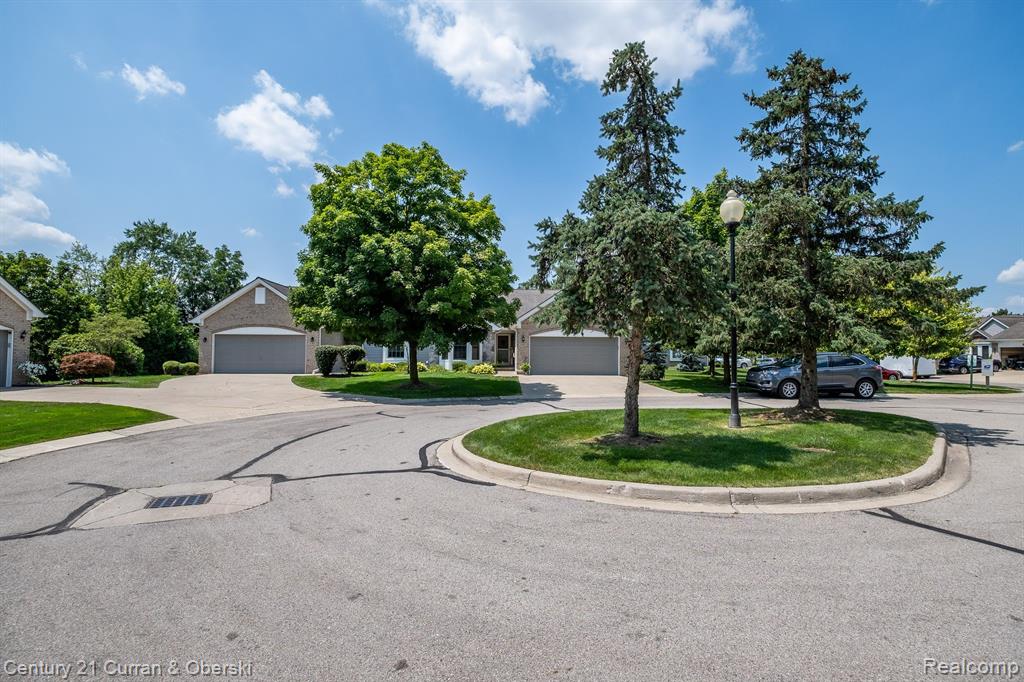 41841 RIVERWOOD Court, Canton, MI 48187 — Photo 37