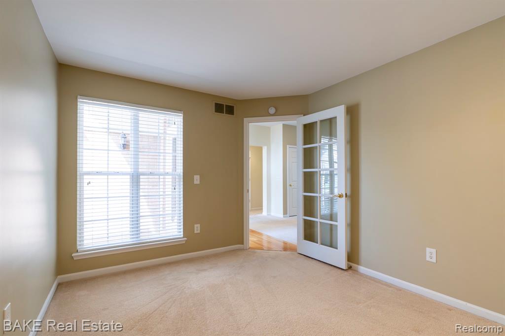 49402 N Glacier, Northville, MI 48168 — Photo 21